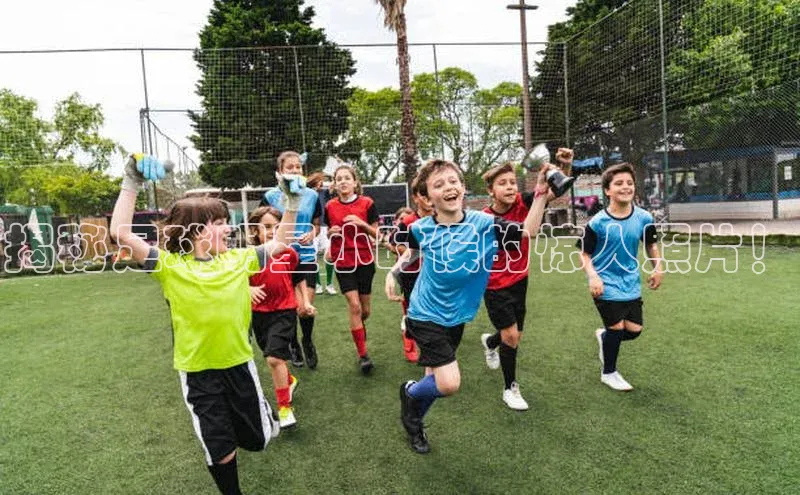 中欧体育网页百度众测揭秘足球明星小时候的惊人照片！